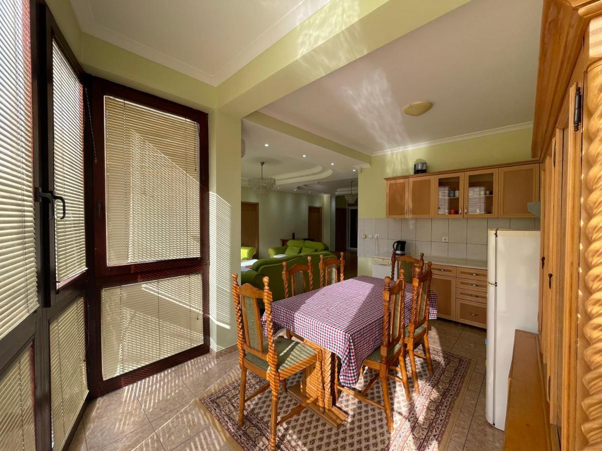 Huge Apartment With A Garden In The City Center 프리슈티나 외부 사진