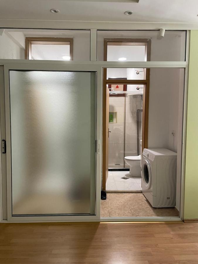 Huge Apartment With A Garden In The City Center 프리슈티나 외부 사진